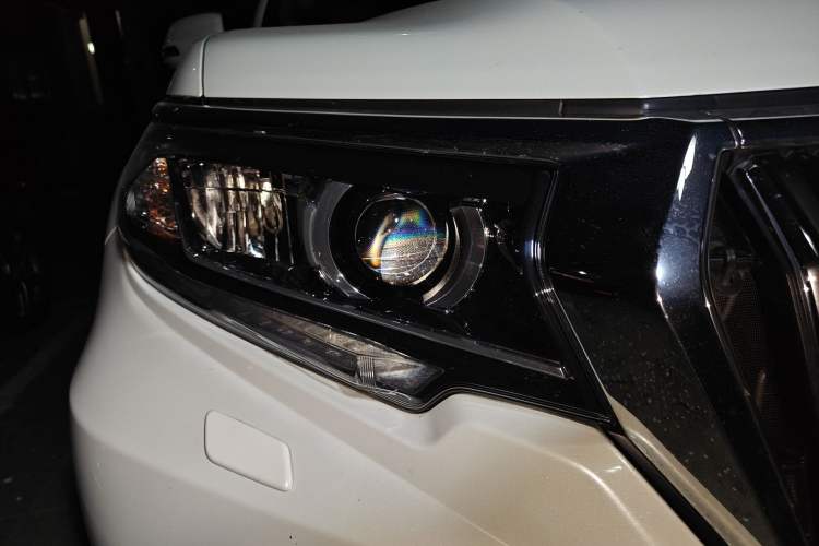 Used Toyota Prado 2018 3.5L Automatic TX-L NAVI Right Front Headlight