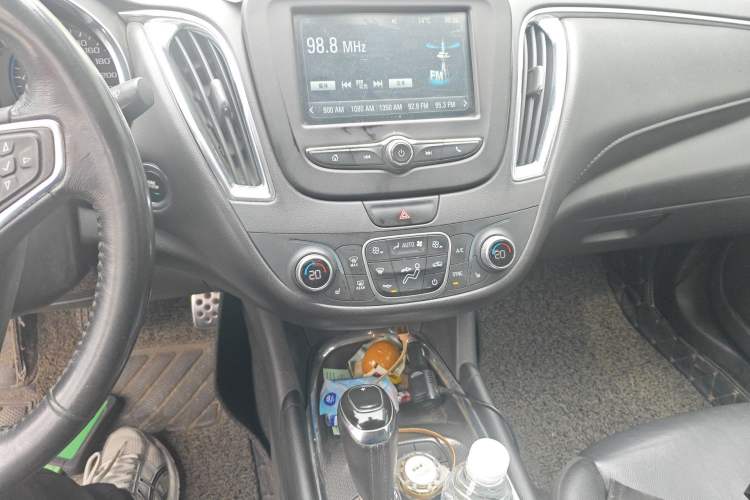 Used Chevrolet Malibu XL 2017 1.5T Automatic Ruichi Edition Audio And AC Panel