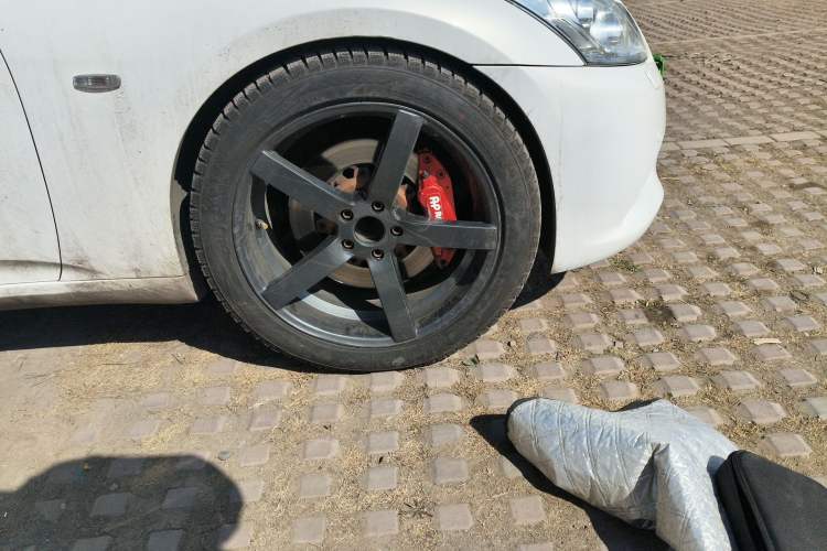 Used Infiniti G Series 2013 G25 Sedan Luxury Sport Edition Right Front Wheel Hub