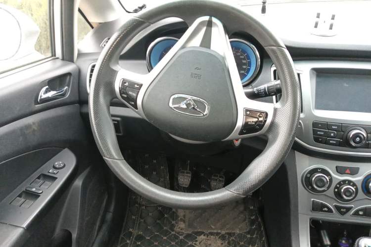 Used Cowin C3 2015 1.5L Manual Gold Diamond Edition
