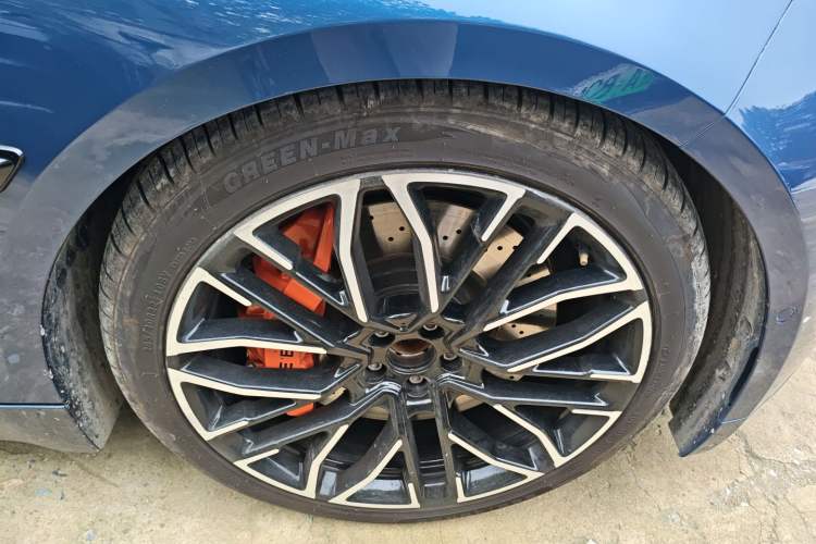 Used Zeekr 001 2023 YOU Edition 100 kWh Right Front Wheel Hub