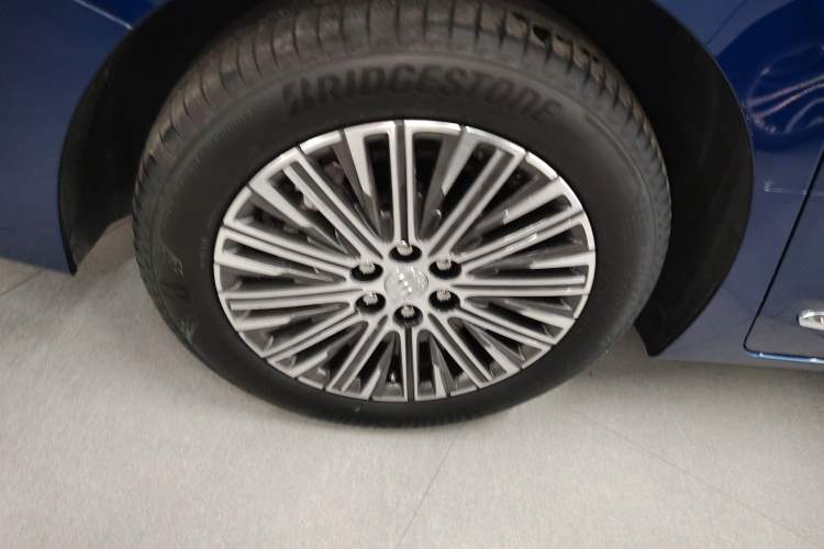 Used Buick GL8 New Energy 2024 Lu Zun Luxury Edition 7-Seater
