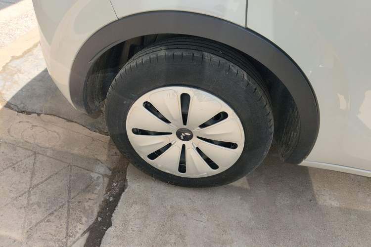 Used Wuling Bingo 2023 333 km Fast-Share Version Right Rear Wheel Hub