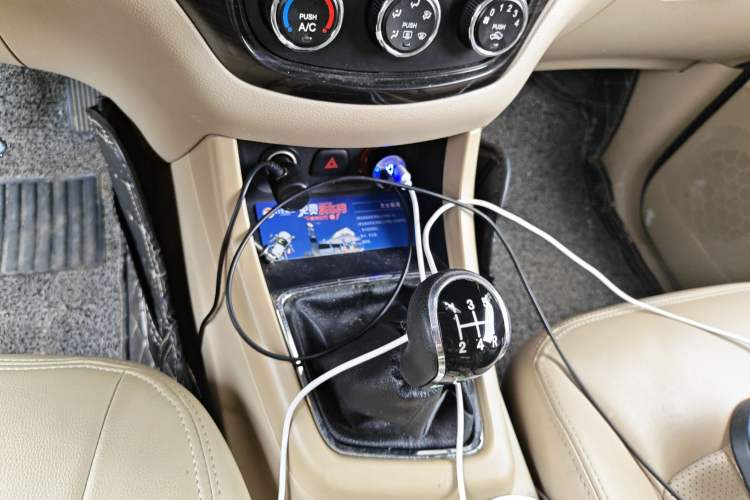 Used Baojun 730 2014 1.5L manual Comfort version 7 seats
