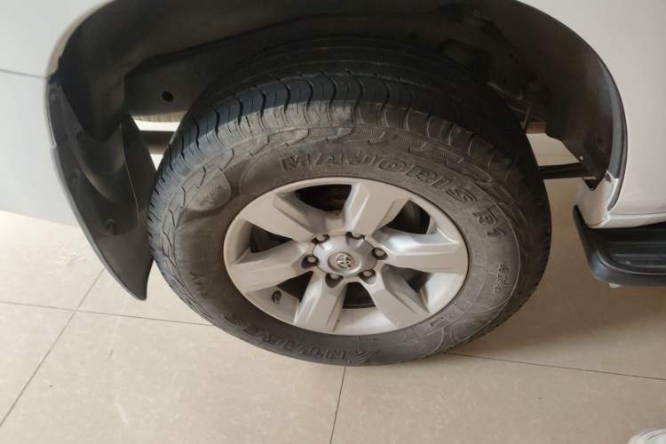 Used Toyota Prado 2016 2700 TX 7-Seater Middle East Version Exterior 5