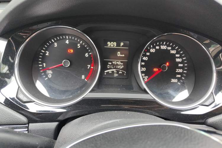 Used Volkswagen Sagitar 2017 1.6L Automatic Comfort Model Instrument Cluster