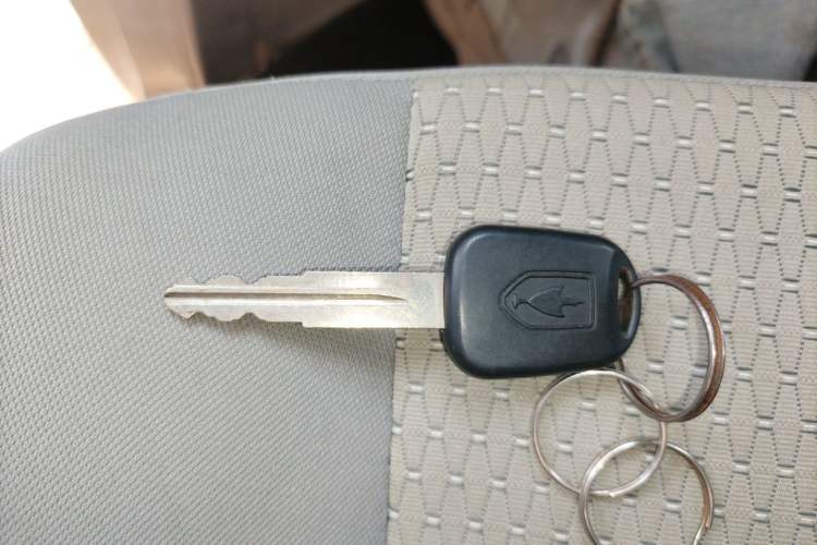 Used Jinbei Hiace X30 2023 1.5L Super-Comfortable Passenger Van 5/6/7-Seater Non-Air-Conditioned Version Model SWC15M Interior 1