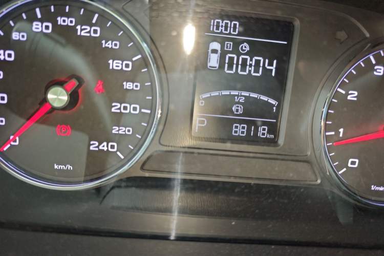 Used Roewe RX5 2019 20T Two-Wheel Drive Automatic 4G Connected Platinum Edition
