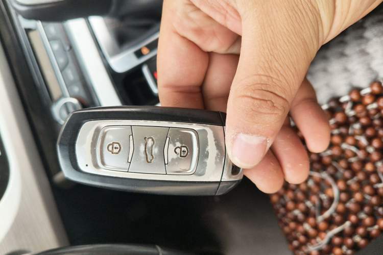 Used Geely Auto Emgrand X7 Sport 2018 1.8TD Automatic Two-Wheel Drive ZhiZun Model with 4G Connectivity