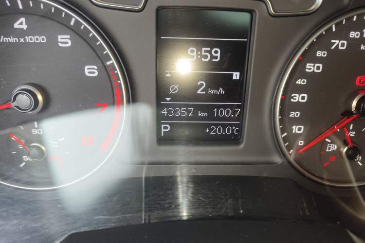 Used Audi Q3 2018 30 TFSI Fashion Edition Collector's Version Odometer Close Up