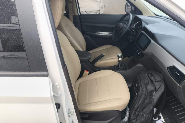 Used Wuling Hongguang 2021 1.5L S Comfort Edition LAR Right Front Seat