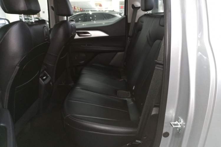 Used Great Wall King Kong Poer 2024 2.0T Automatic 8AT Diesel Two-Wheel-Drive Elite Flatbed