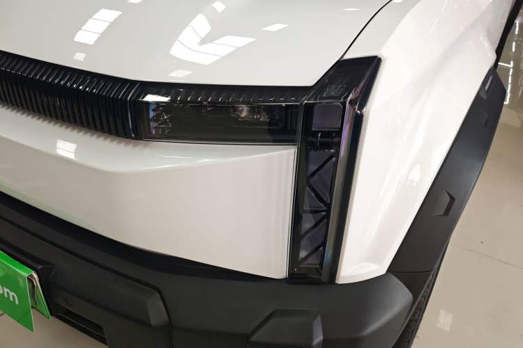 Used iCAR 03 2024 472km Four-Wheel Drive Long-Range Version Left Front Headlight