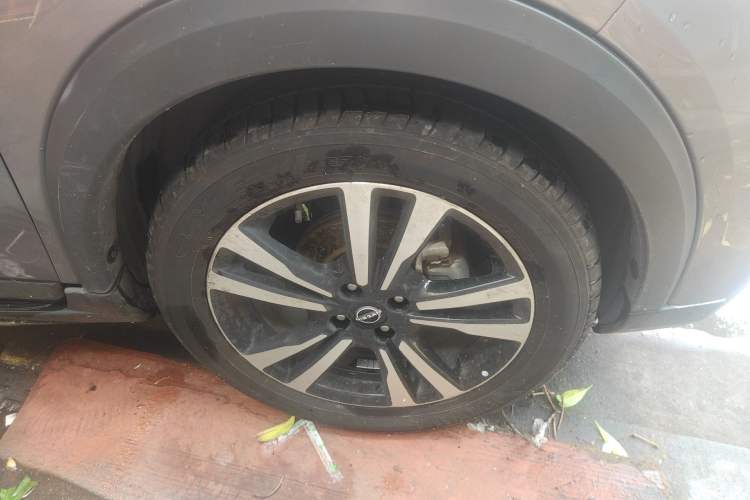 Used Nissan Kicks 2021 1.5L XL CVT Cool Enjoyment Edition