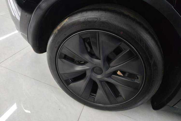 Used Tesla Model Y 2023 Rear-Wheel-Drive Version
