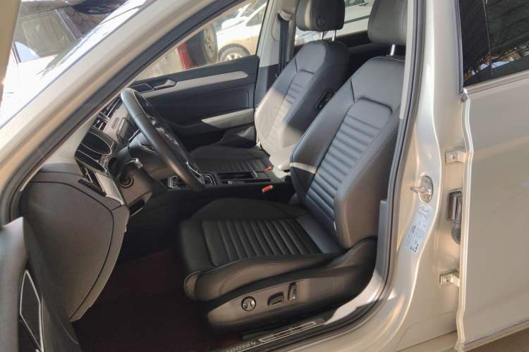 Used Volkswagen Magotan 2019 330TSI DSG Leading Edition China V Standard