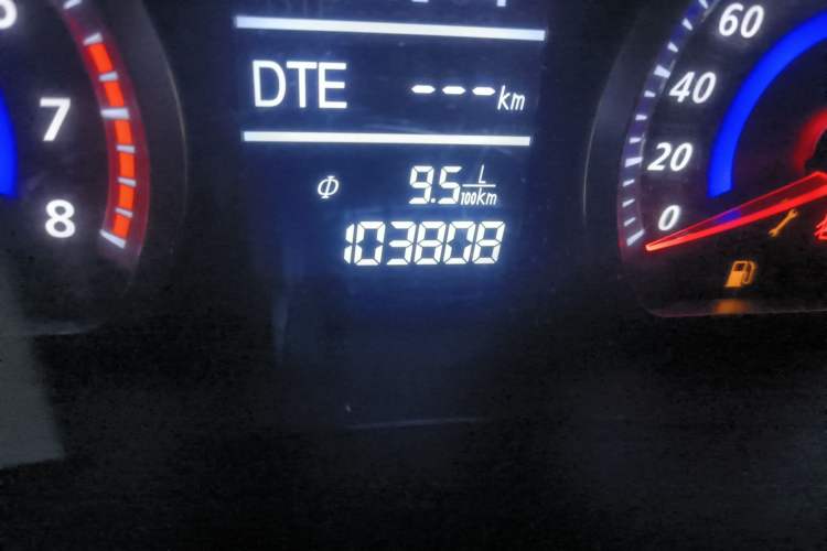 Used Zotye Z300 2014 New Vision 1.5L Manual Luxury Model