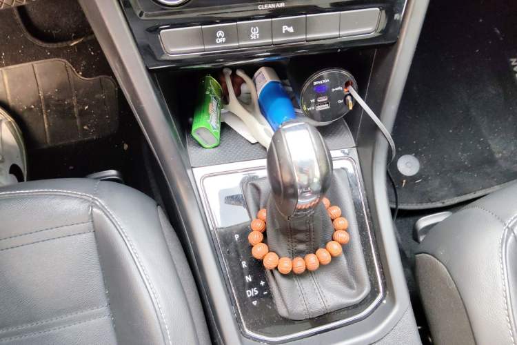 Used Volkswagen Touran 2016 Volkswagen Touran L 280TSI DSG Comfort Edition Gear Lever