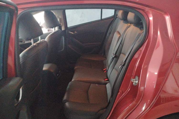 Used Mazda 3 Axela 2017 Hatchback 1.5L Automatic Luxury Model Emission Standard China V