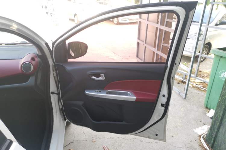 Used CHANGAN Benni 2015 1.4L Manual Luxury Model China V Standard
