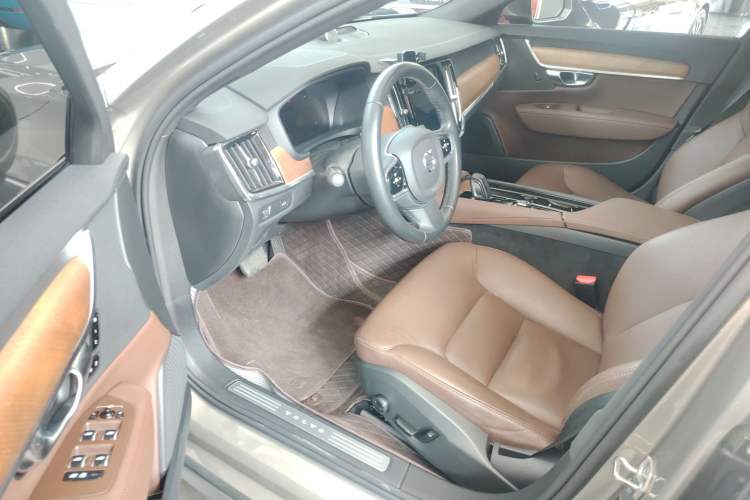 Used Volvo S90 2021 B5 Zhiyi Luxury Edition
