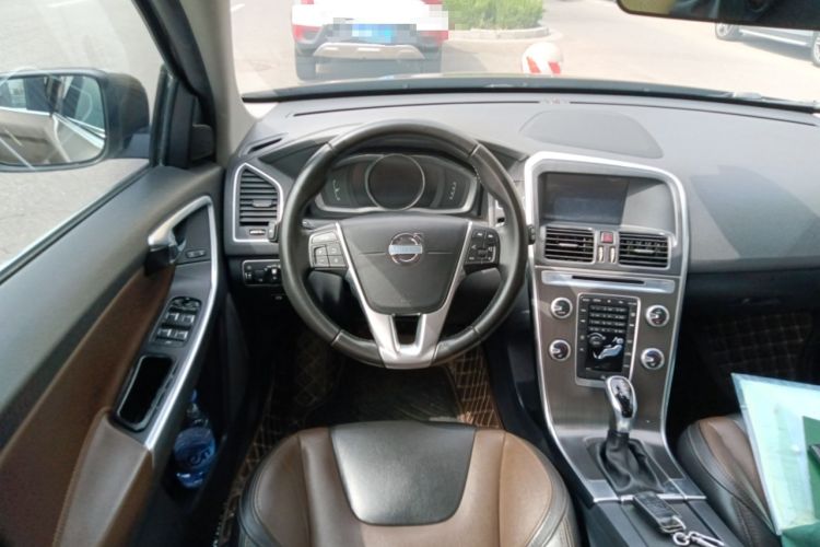 Used Volvo XC60 2016 T5 Smart Version Steering Wheel