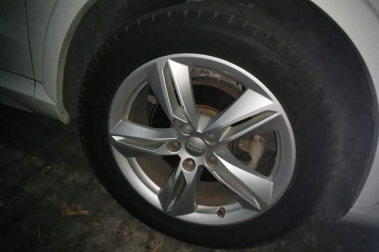 Used Audi Q3 2016 30 TFSI Fashion Model Right Front Wheel Hub