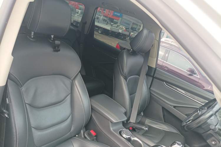 Used SAIC MAXUS D90 2017 2.0T Manual Two-Wheel Drive Mars Base Edition