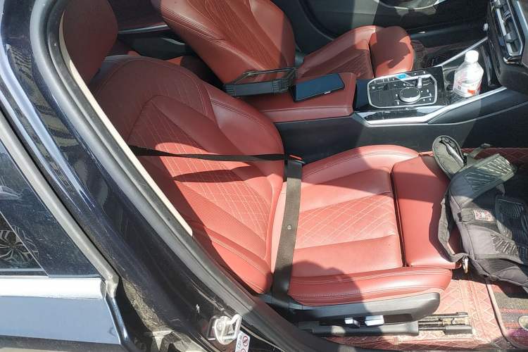 Used BMW i3 2022 eDrive 35 L Right Front Seat