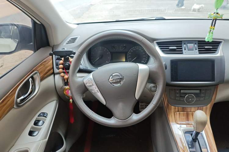 Used Nissan Sylphy 2014 1.6XV CVT Deluxe Edition Steering Wheel