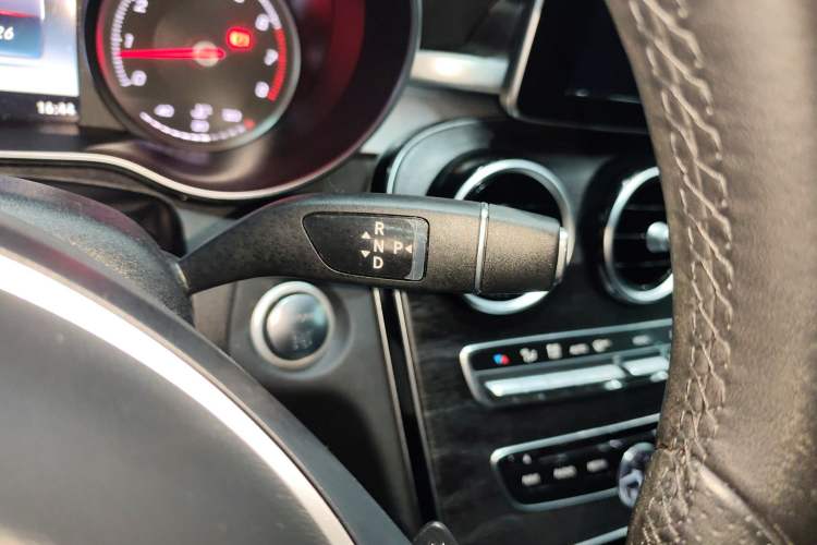 Used Mercedes-Benz C-Class 2018 C 180 L Fashion Edition Sport Version Gear Lever