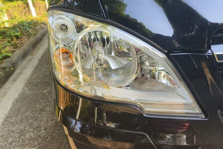 Used Mercedes-Benz Vito 2013 3.0L Elite Edition Right Front Headlight