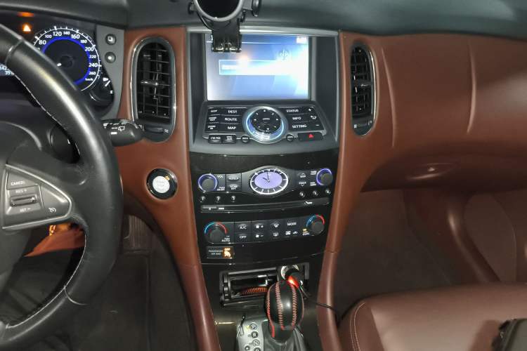 Used Infiniti QX50 2015 2.5L Enjoyment Edition