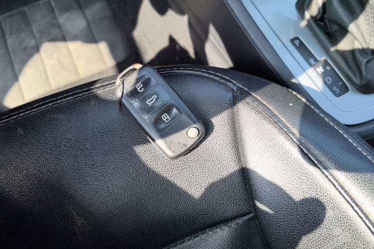 Used Volkswagen Lavida 2013 Revised Classic 1.6L Automatic Fashion Edition
