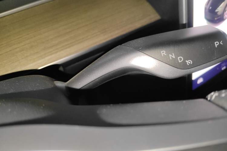 Used Tesla Model Y 2022 Revised Version Rear-Wheel Drive Gear Lever