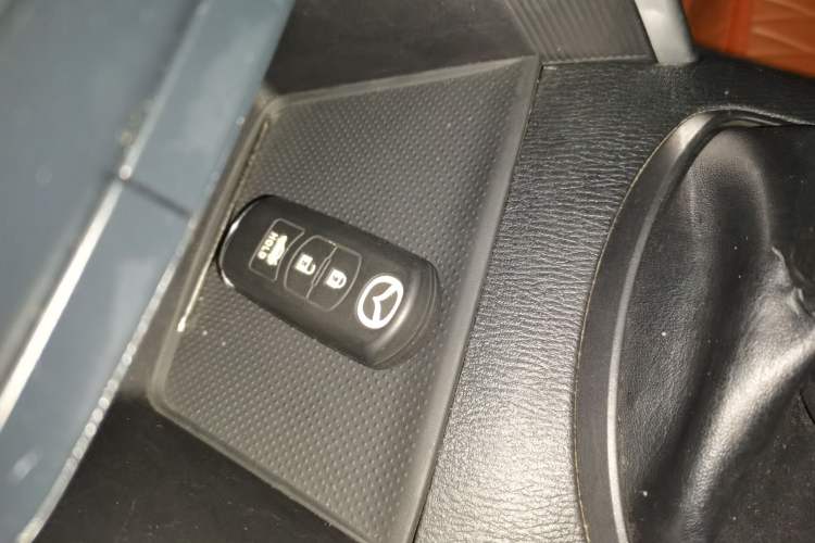 Used Mazda CX-5 2015 2.0L Manual Two-Wheel Drive Comfort Version Interior 1