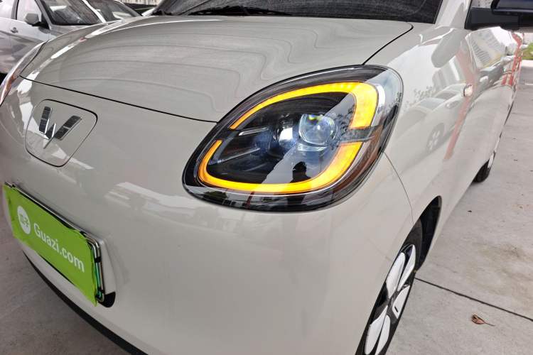 Used Wuling Hongguang MINIEV 2025 Four-Door Version Advanced Edition Left Front Headlight