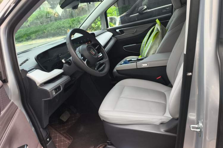 Used Buick GL8 2025 Lu Zun Smart Enjoyment Edition Left Front Seat