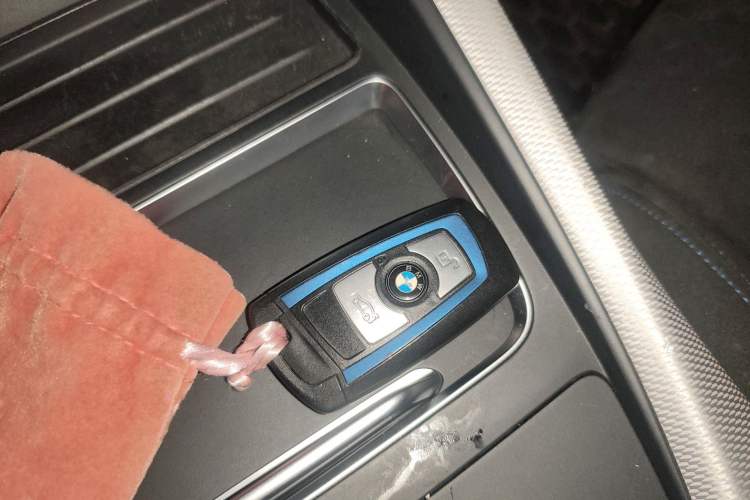 Used BMW 1 Series 2018 120i M Sport Package Vehicle Key