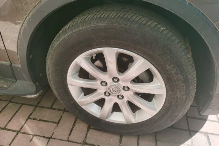 Used Buick Envision 2018 20T Two-Wheel Drive Luxury Model Right Front Wheel Hub