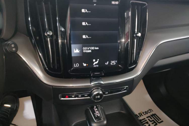Used Volvo XC60 2019 T5 4x4 Zhiyuan Edition China VI Standard Audio And AC Panel