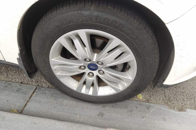 Used Ford Focus 2012 Sedan 1.6L Automatic Comfort Model