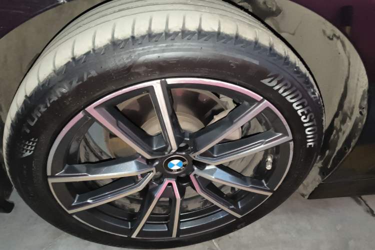 Used BMW 3 Series 2022 325Li M Sport Package Left Front Wheel Hub