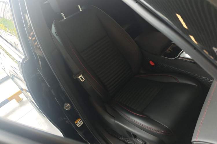 Used Land Rover Discovery Sport 2022 Revised Version 249 PS R-Dynamic S Performance Edition 5 Seats