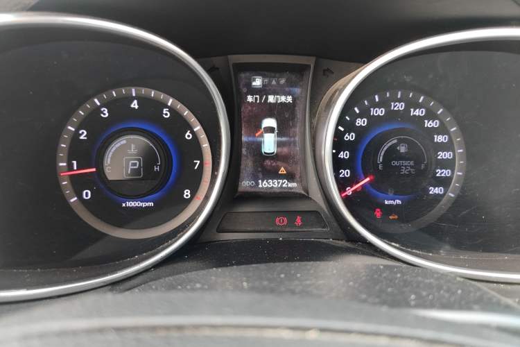 Used Hyundai Santa Fe 2013 2.4L Automatic Two-Wheel Drive Smart Version Instrument Cluster