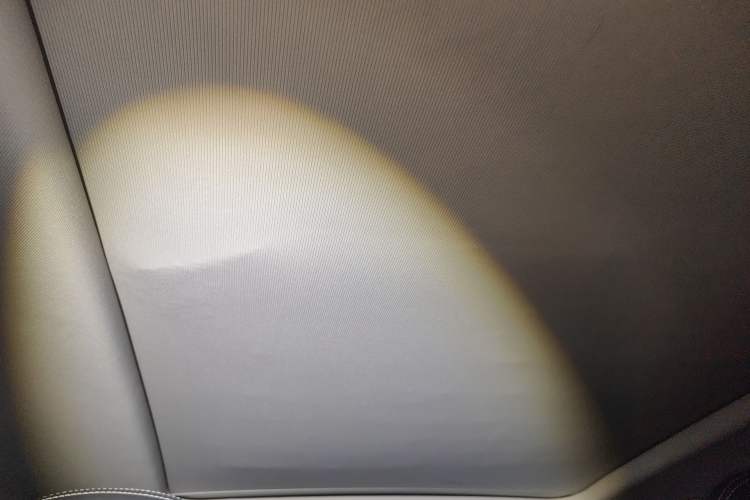 Used Volkswagen Tiguan L 2019 Updated Version 330TSI Automatic Two-Wheel Drive Panoramic Comfort Edition China VI Standard Headliner