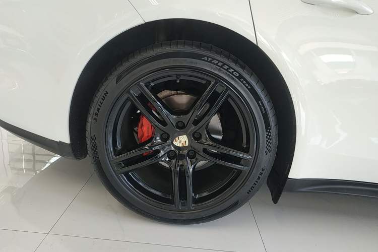 Used Porsche Panamera 2017 Panamera 3.0T Right Rear Wheel Hub