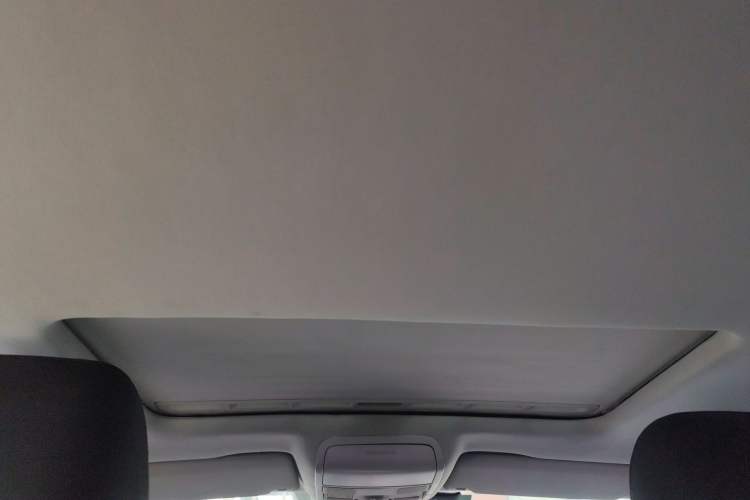 Used Volkswagen Sagitar 2012 1.4TSI Automatic Luxury Edition Headliner