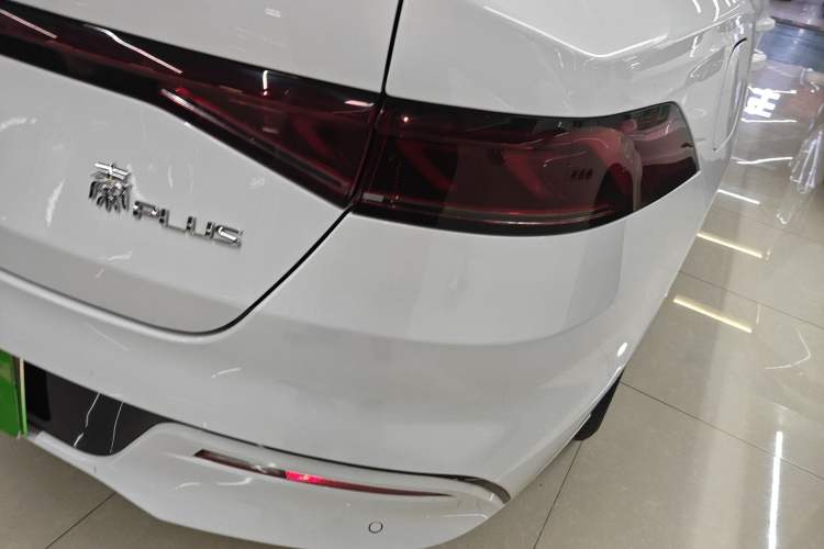 Used BYD Qin PLUS 2024 HONOR Edition DM-i 55KM Leading Model
