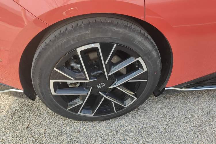 Used Avatr 06 2025 Pro Range-Extended Edition Exterior 3